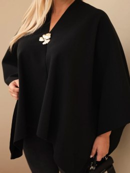 Narzutka damska ponczo Plus Size z broszką czarna