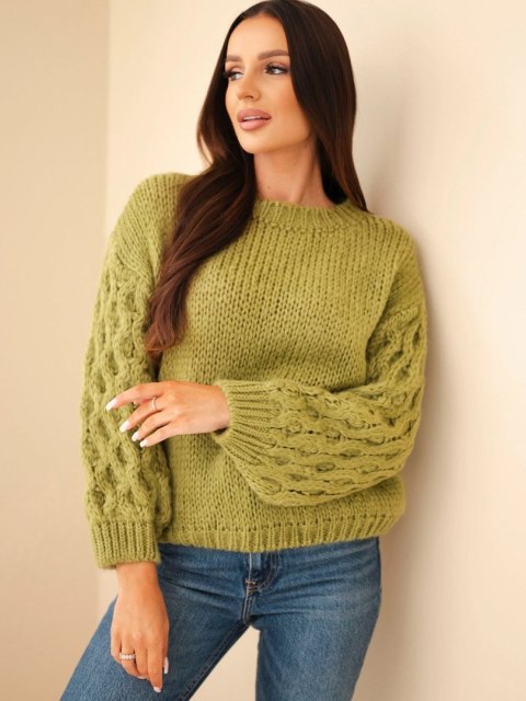 Sweter damski z ażurowymi rękawami oliwkowy