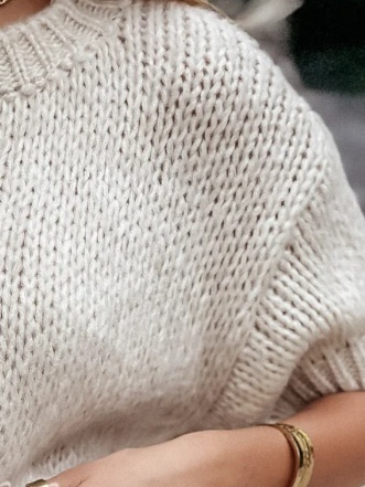 Sweter oversize jasnobeżowy
