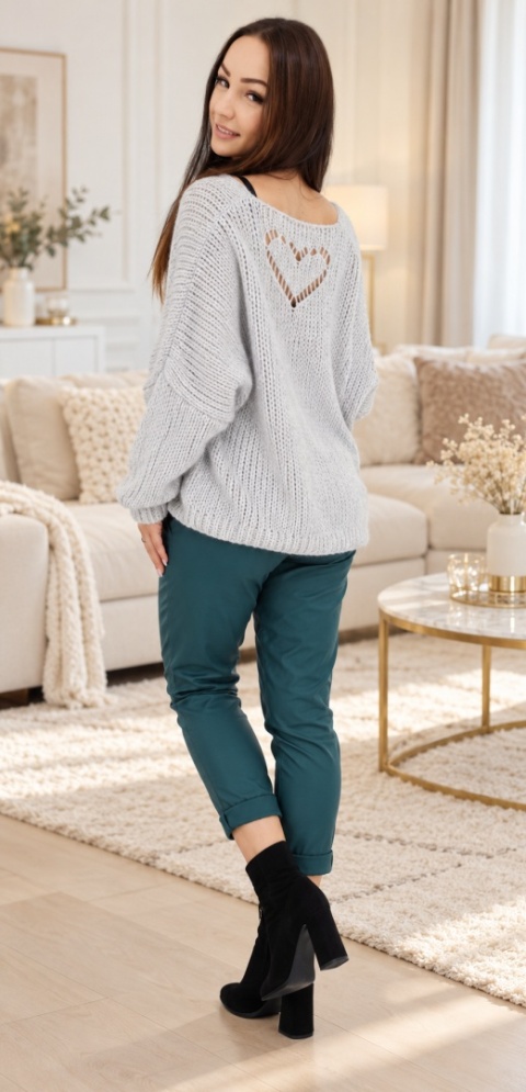 Sweter oversize z ozdobnym sercem HEART
